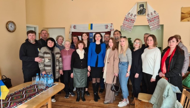 Посол в Естонії зустрілася з українською громадою та переселенцями
