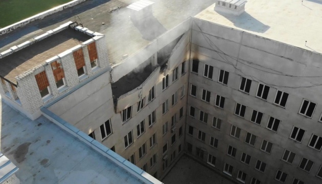 У Харкові війська рф обстріляли лікарню та житлові будинки