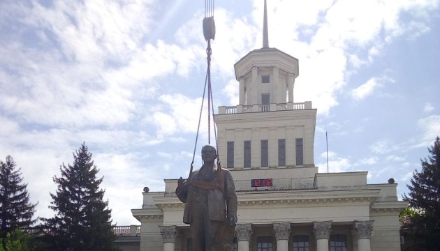 У Новій Каховці колаборанти та окупанти встановили пам'ятник Леніну 