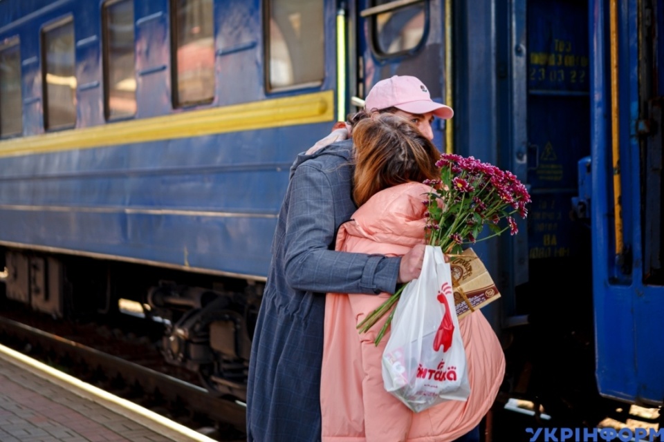 До Ужгорода прибув евакуаційний поїзд з Одеси / Фото: Сергій Гудак, Укрінформ 