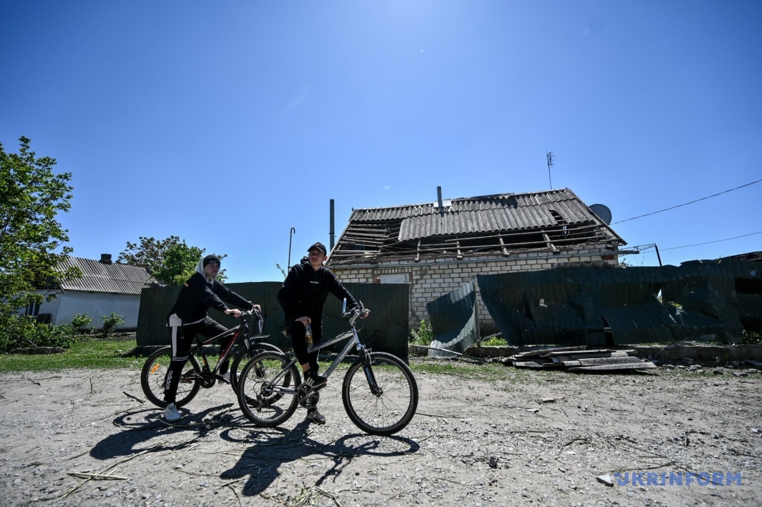 Cómo se ve el pueblo cerca de Zaporizhzhia después de 18 ataques de bombardeos al día