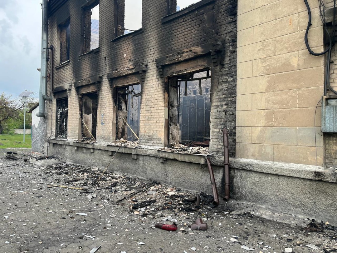 Russian troops destroy school in Avdiivka with white phosphorus munitions