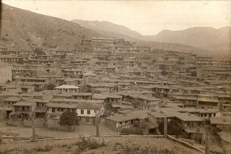 Спорожніле кримськотатарське село Ускют, 1945