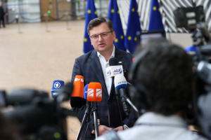 Ukraine erhofft Unterstützung der Niederlande für Sondertribunal zu Russlands Verbrechen – Außenminister 