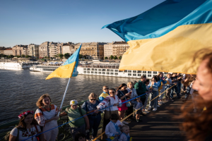 Украинский флаг над Дунаем