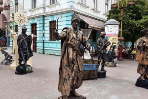 У Франківську показали перформанс «Живих скульптур», присвячений українським воїнам