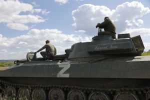 россияне стянули на Луганщину 12,5 тысячи военных, Северодонецк уничтожают из всего доступного оружия