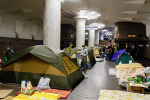 Из харьковского метро за последние дни переселили более 170 жителей области
