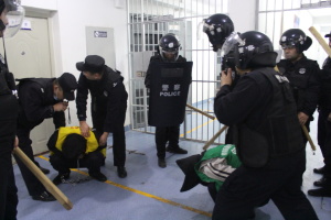 Журналісти опублікували фото уйгурів, яких тримають у китайських «таборах перевиховання»