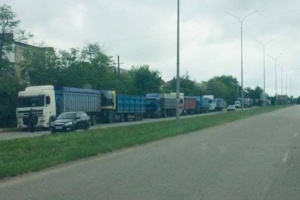 Захватчики вагонами вывозят зерно из Бердянска в Крым, а затем в россию