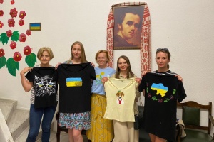 В Анкарі провели майстер-клас з відтворення української символіки на текстилі