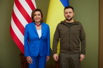 La présidente de la Chambre des représentants des États-Unis, Nancy Pelosi s’est rendue en Ukraine pour rencontrer Volodymyr Zelensky
