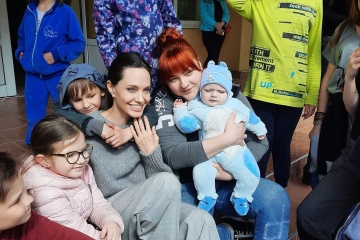 Medios: Angelina Jolie visita Ucrania a título personal, no en nombre de la ONU
