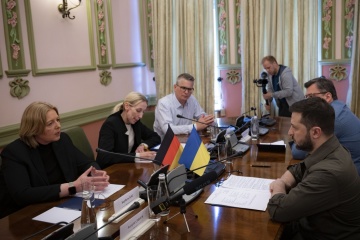 Selenskyj bespricht mit Bundestagspräsidentin Verteidigungsunterstützung der Ukraine