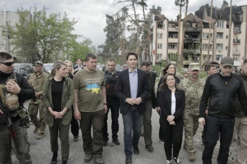 トルドー加首相、ウクライナを訪問　キーウ州イルピンを視察