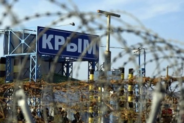 Imágenes de satélite: Los rusos construyen una base con un perímetro fortificado en Crimea 