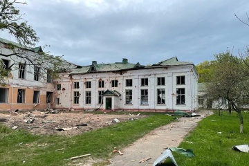 Russen beschossen gezielt Schule und Internat in Nowhorod-Siwerskyj, drei Menschen gestorben – Olena Selenska