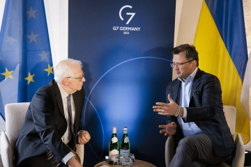 Kuleba agradece a Borrell por la intención de la UE de proporcionar a Ucrania 500 millones de EUR adicionales