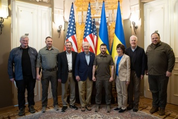 Zelensky meets with U.S. Senate delegation