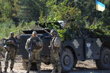Donbás: Defensores ucranianos repelen 11 ataques, destruyen un avión y cinco tanques enemigos