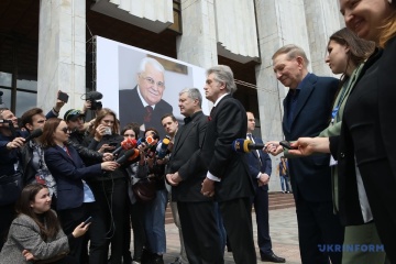 Despiden a Leonid Kravchuk en Kyiv