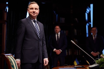 Andrzej Duda rozpoczął przemówienie w Radzie Najwyższej. Powitano go brawami