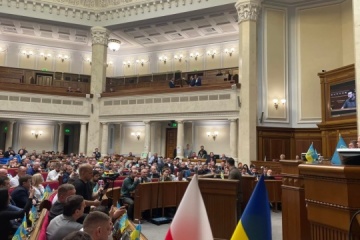 Zelensky anuncia un estatus especial para los polacos en Ucrania
