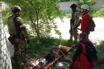 Загарбники без упину гатять по Сєвєродонецьку, поранена жінка