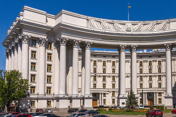 Ukrainisches Außenministerium verurteilt Vergabe russischer Pässe in Südukraine und fordert sofortiges Öl-Embargo gegen Russland sowie Waffenlieferungen