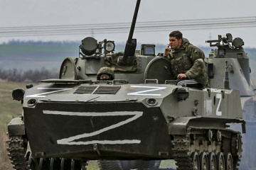 Russische Einheiten, die aus Richtung Cherson verlegt wurden, in Nowoajdar gesehen