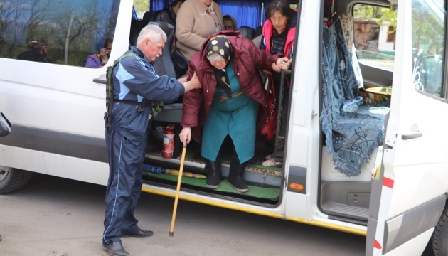 С оккупированных территорий Харьковщины эвакуировали еще 784 человека