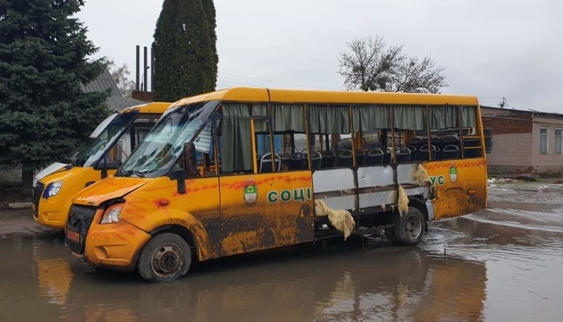 У Тростянці на Сумщині єдиний вцілілий у містечку автобус вийшов на рейс 
