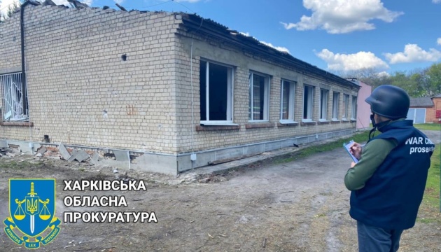 Russian troops shell Zolochiv in Kharkiv region, damaging houses and schools