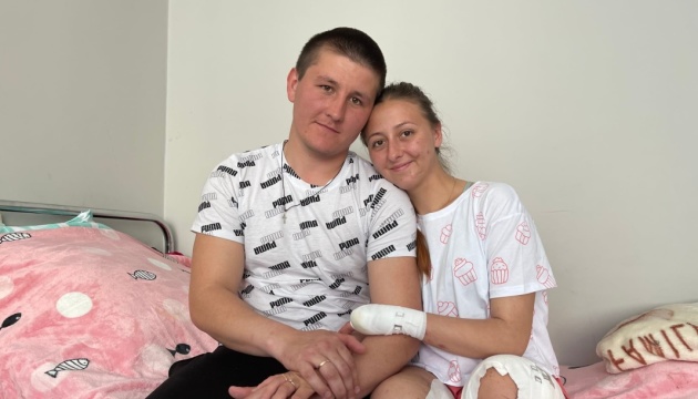 У Львові вийшла заміж медсестра з Лисичанська, яка втратила ноги через підрив на міні