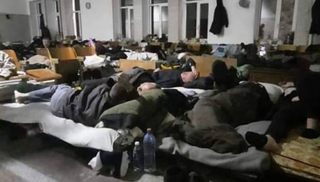マリウポリ市関係者、市近郊の「フィルターキャンプ」に住民が２週間以上拘束されていると報告