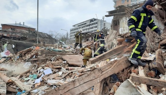 У Харкові від початку вторгнення рф з-під завалів будівель дістали тіла понад 150 загиблих