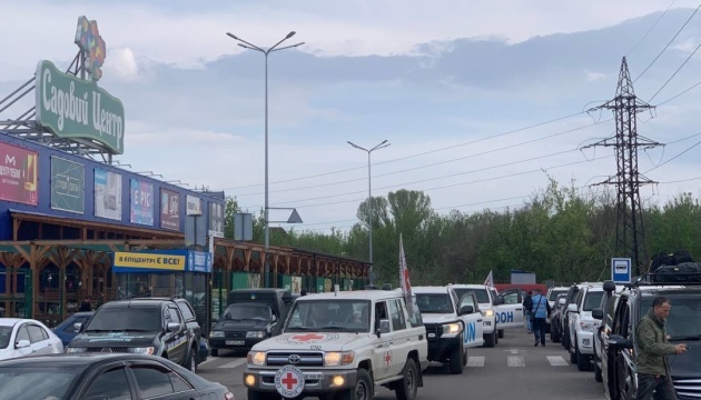 Civilians evacuated from Mariupol’s Azovstal arrive in Zaporizhia