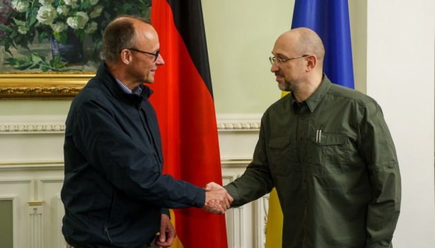 Regierungschef Schmyhal trifft sich in Kyjiw mit CDU-Chef Merz