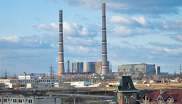 Invasores bombardean barrios residenciales de Energodar desde el área de la central nuclear de Zaporiyia 
