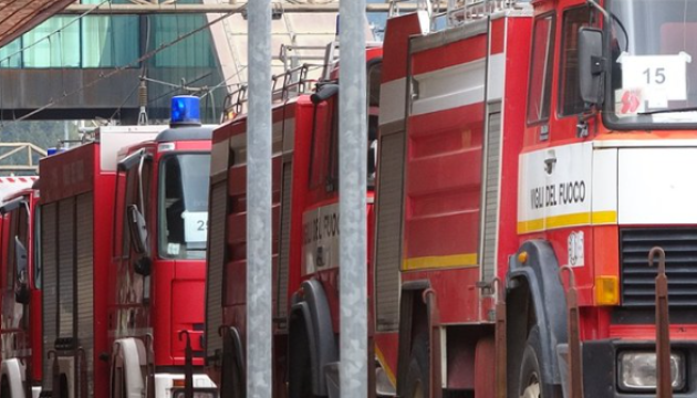 L'Italie a fait don de 45 véhicules de pompiers à l'Ukraine