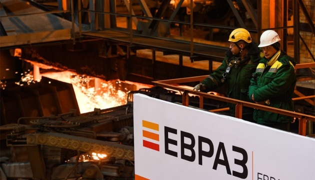 Британія ввела санкції проти найбільшого виробника сталі в рф, співвласником якого є Абрамович
