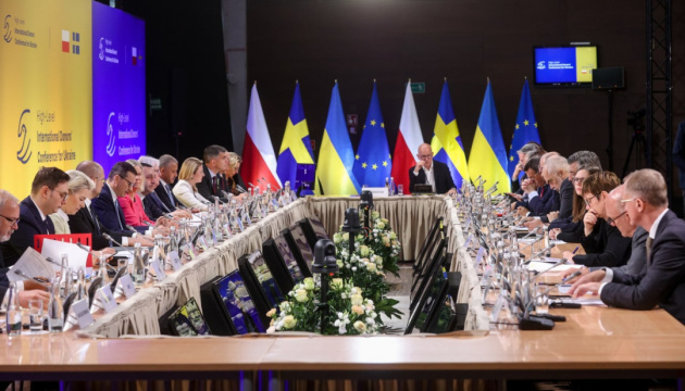 Międzynarodowi darczyńcy zebrali w Warszawie 6,5 miliarda dolarów dla Ukrainy