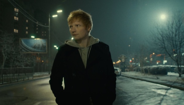Le chanteur Ed Sheeran a sorti un remix de sa chanson « 2step » avec le groupe de musique ukrainien Antytila
