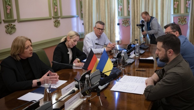 Zelensky: Ucrania agradece la visita de la presidenta del Bundestag en el Día del Recuerdo y la Reconciliación