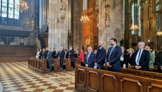 В главном соборе Вены помолились за жертв Второй мировой и русско-украинской войны