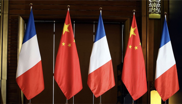 Лідери Франції та Китаю обговорили необхідність припинення вогню в Україні