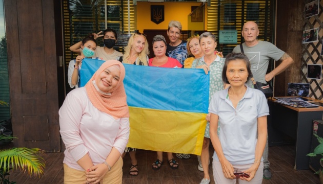 У Таїланді українська громада вшанувала пам’ять загиблих за Україну