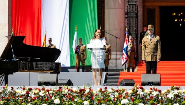 La nueva presidenta de Hungría condena la agresión de Putin y respalda la adhesión de Ucrania a la UE