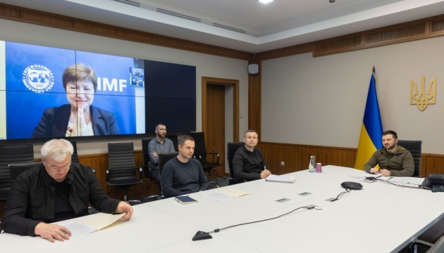 Зеленський обговорив із очільницею МВФ фінансові потреби України