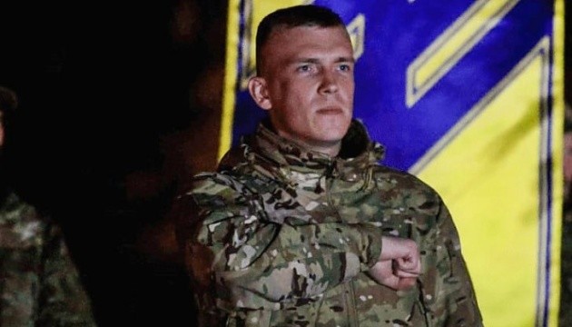 Украинские звезды поздравили командира полка 